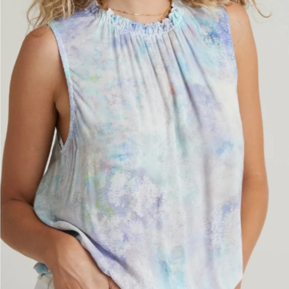 Bella Dahl Sleeveless Smocked Neck Pleated Top